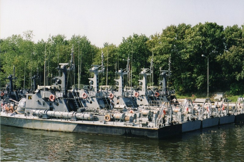 a_port_wojenny_2002.jpg