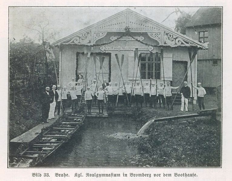 766px-Bootshaus_des_Schüler-Ruder-Vereins_des_Königlichen_Realgymnasiums_Bromberg.jpg